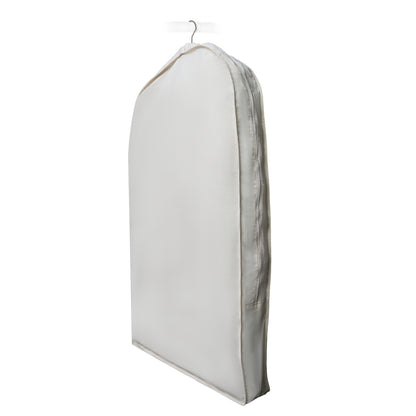 42" x 24" x 4" Premium garment bags: Protect your clothes in style.